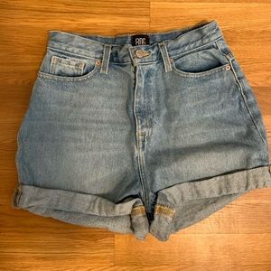 Denim high rise mom short